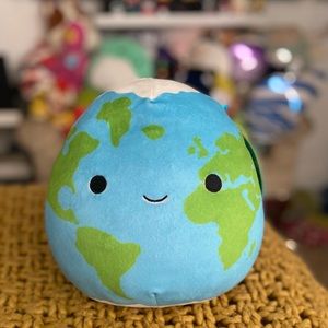 8” Roman the Earth Squishmallow